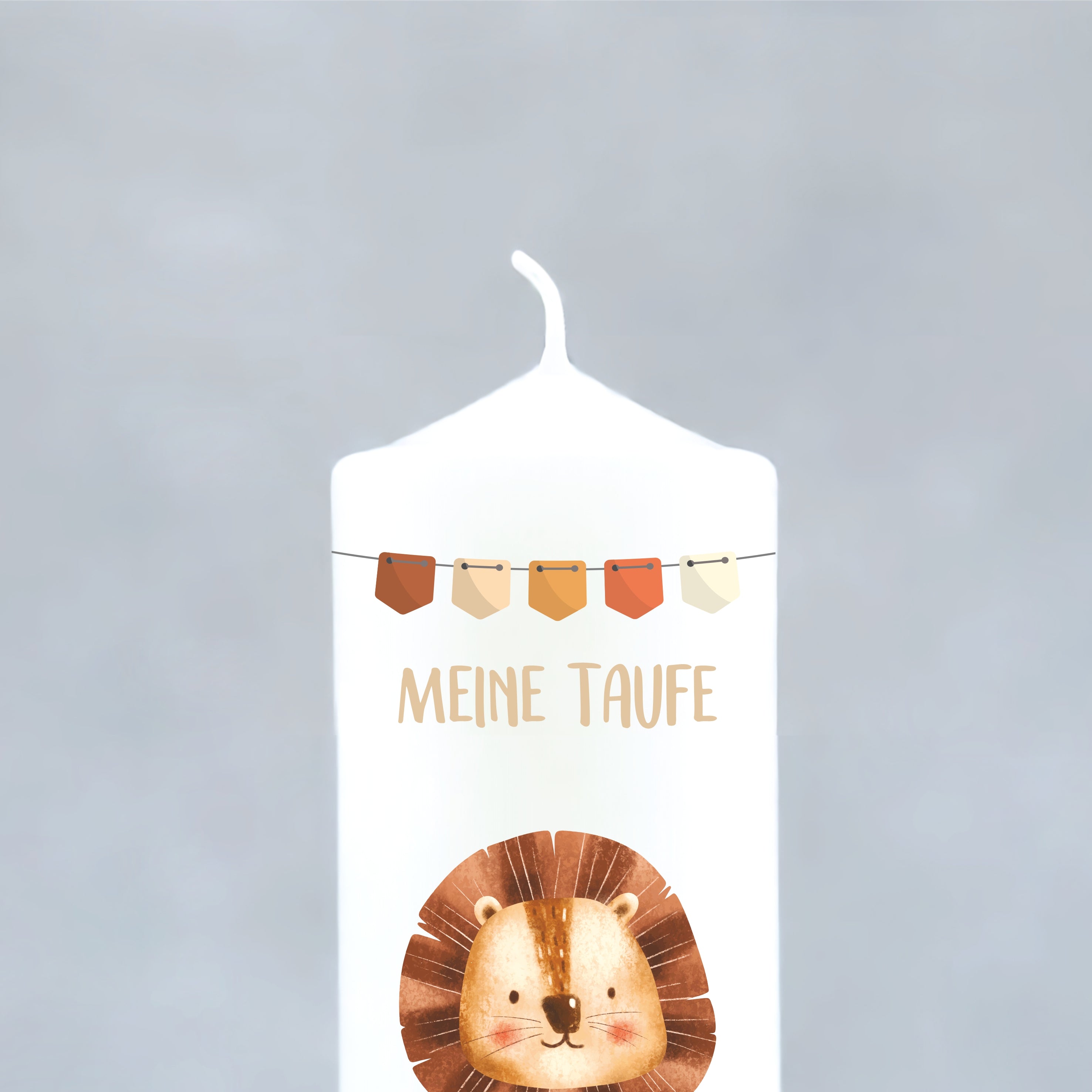 Taufkerze Löwe für Mädchen | kerzeundco.de